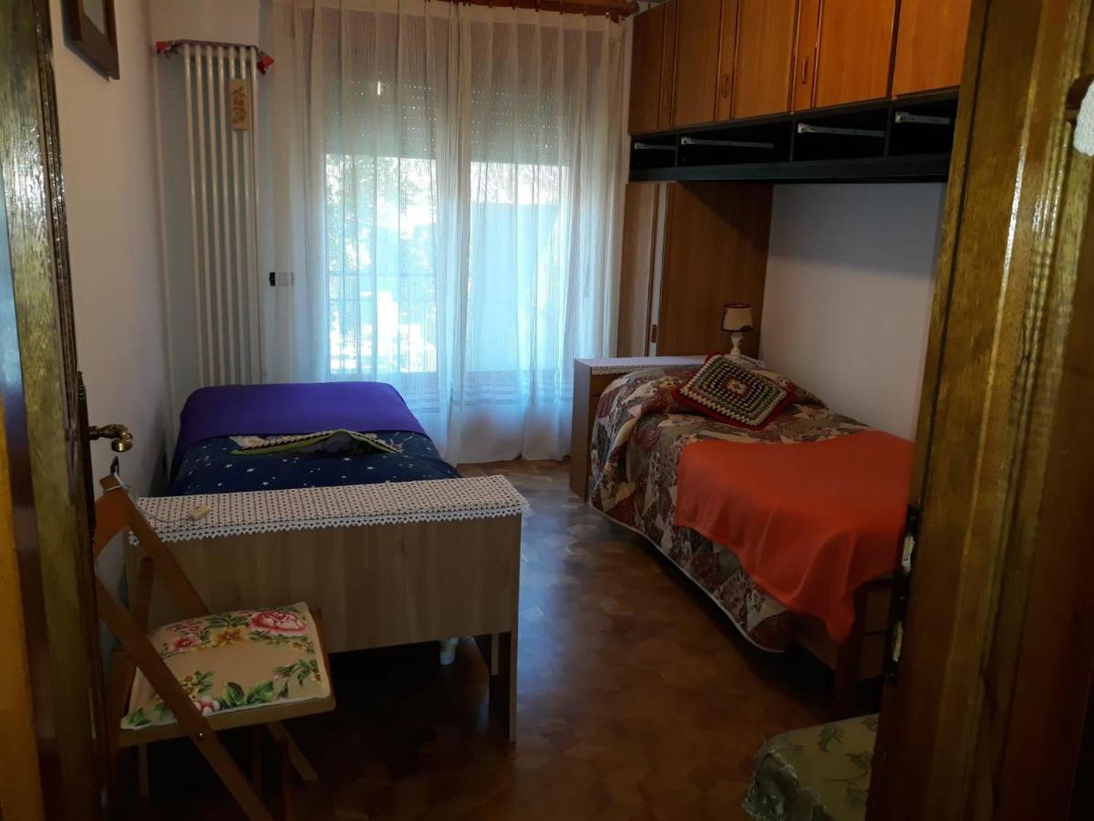 Appartamento Con Parcheggio Pubblico Sotto Casa Saint-Vincent Exterior photo